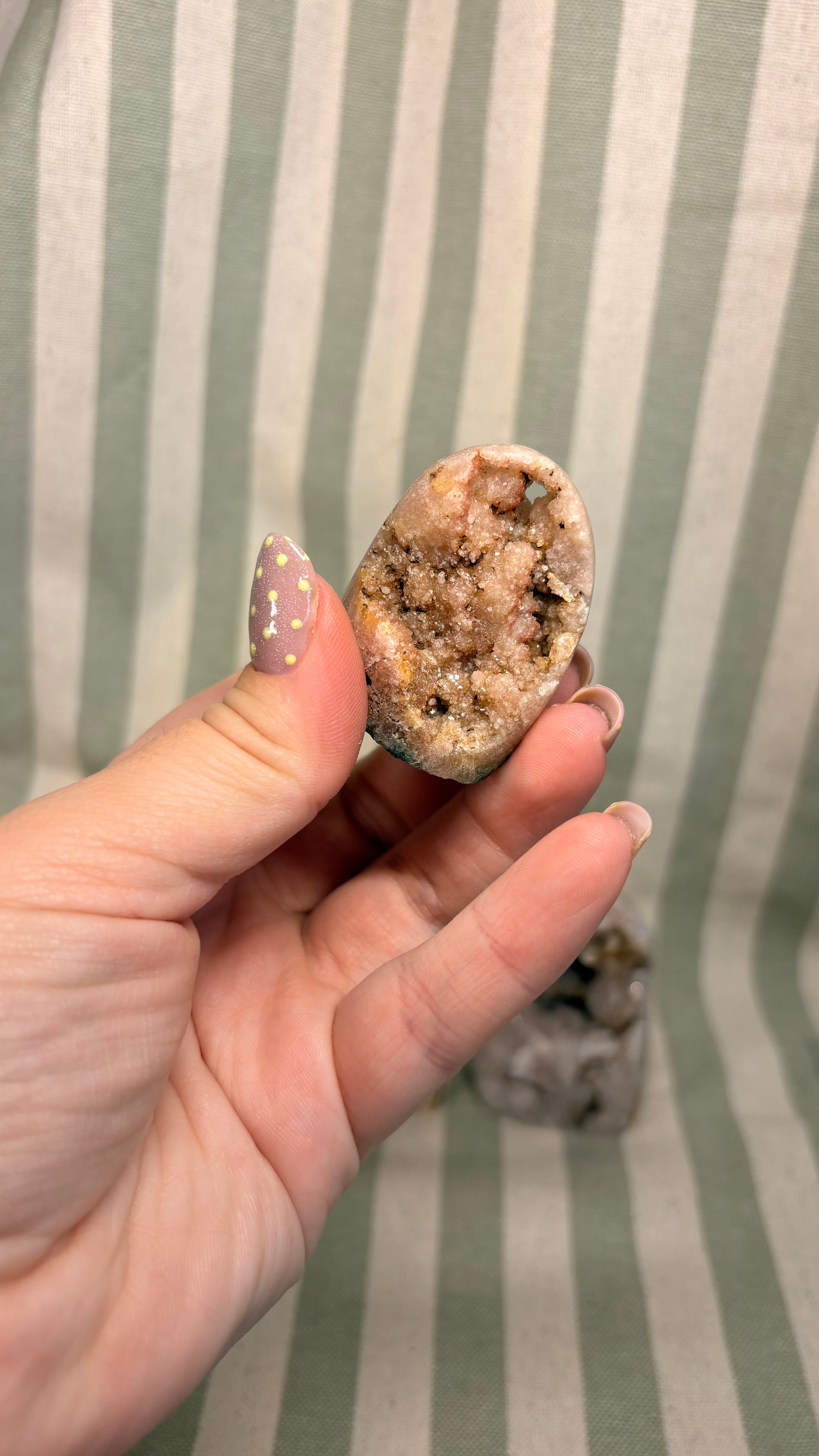 Pink amethyst free from