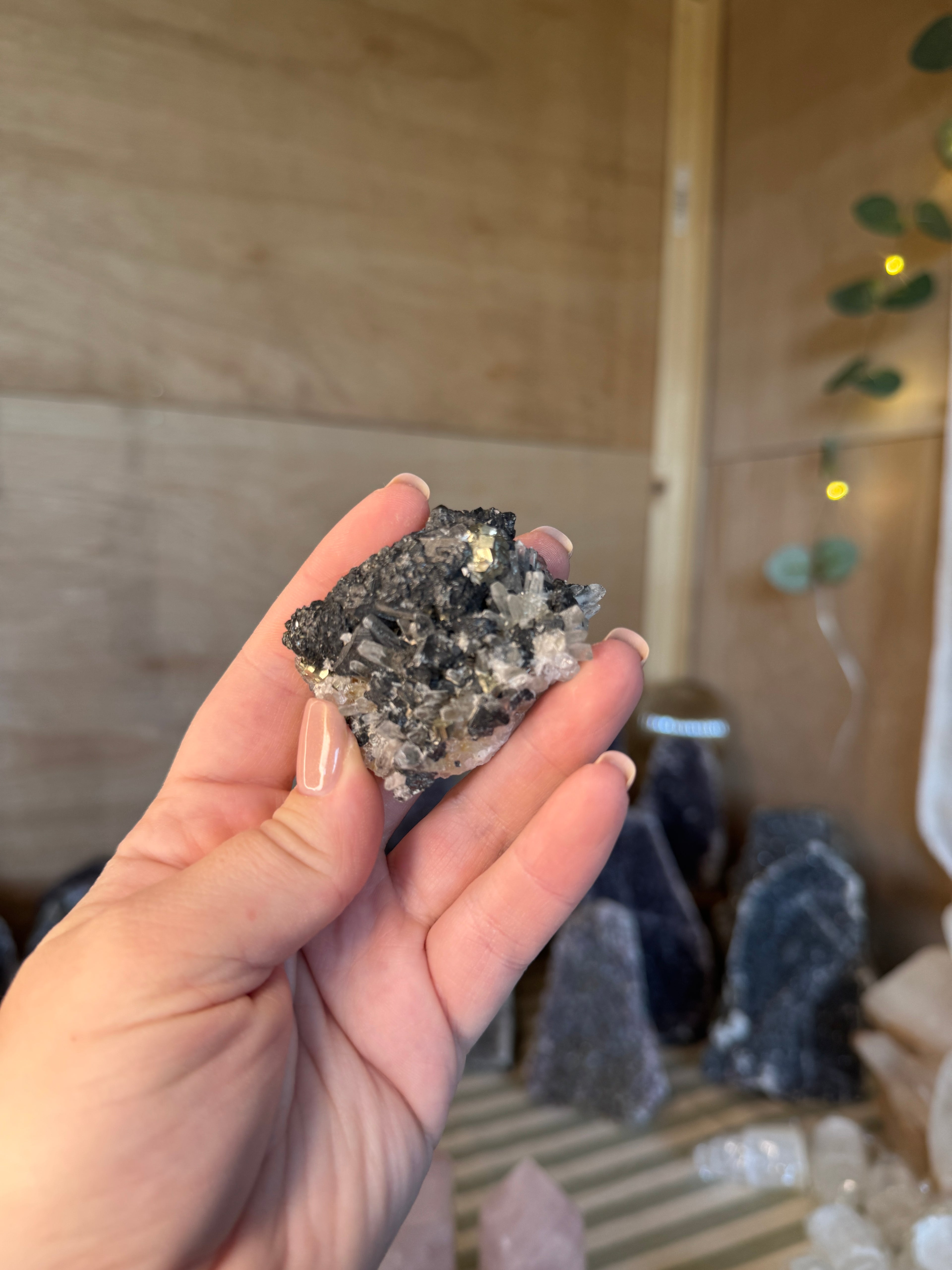 Mixed quartz specimen
