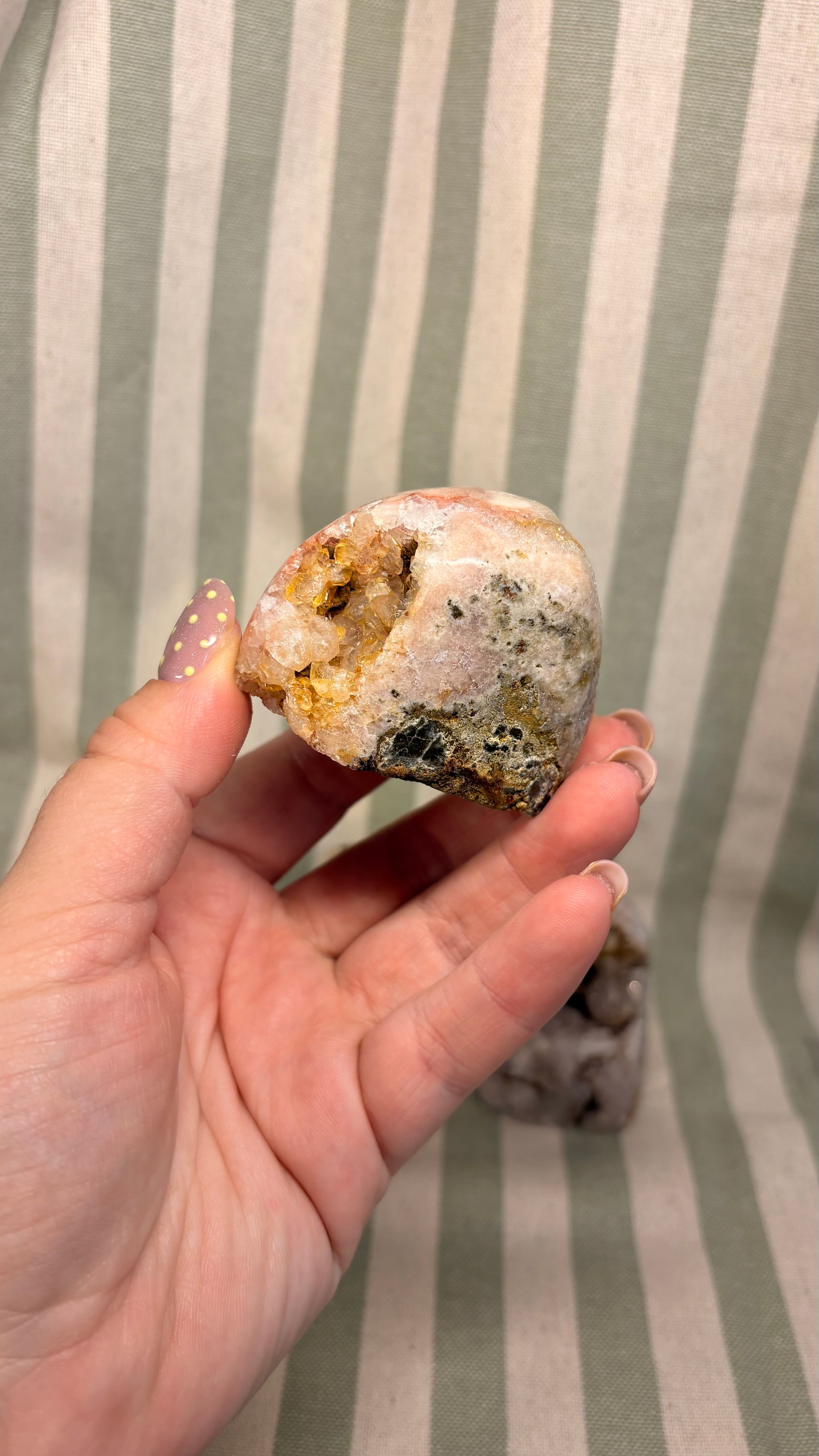 Pink amethyst free from
